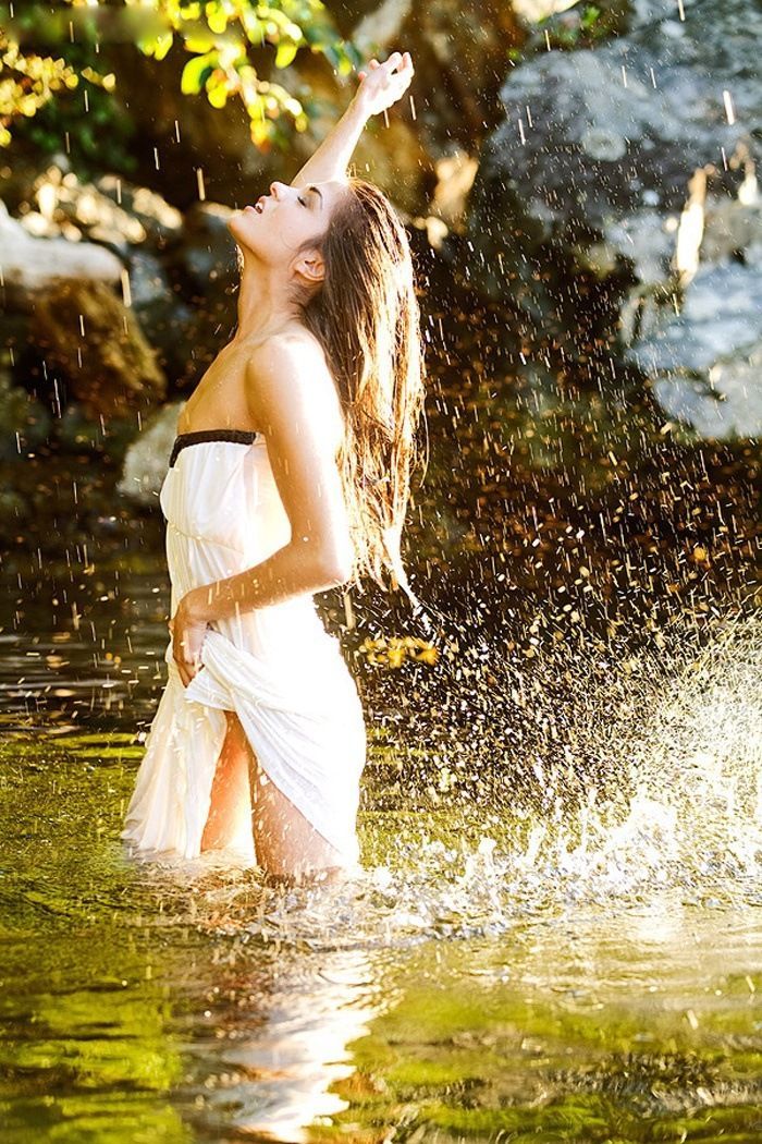 Marie Avgeropoulos in Dnepr