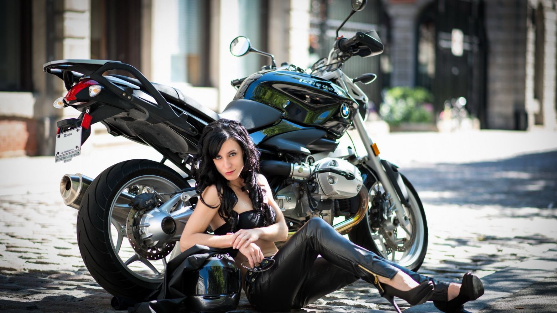 European women on bikes in Dnepr