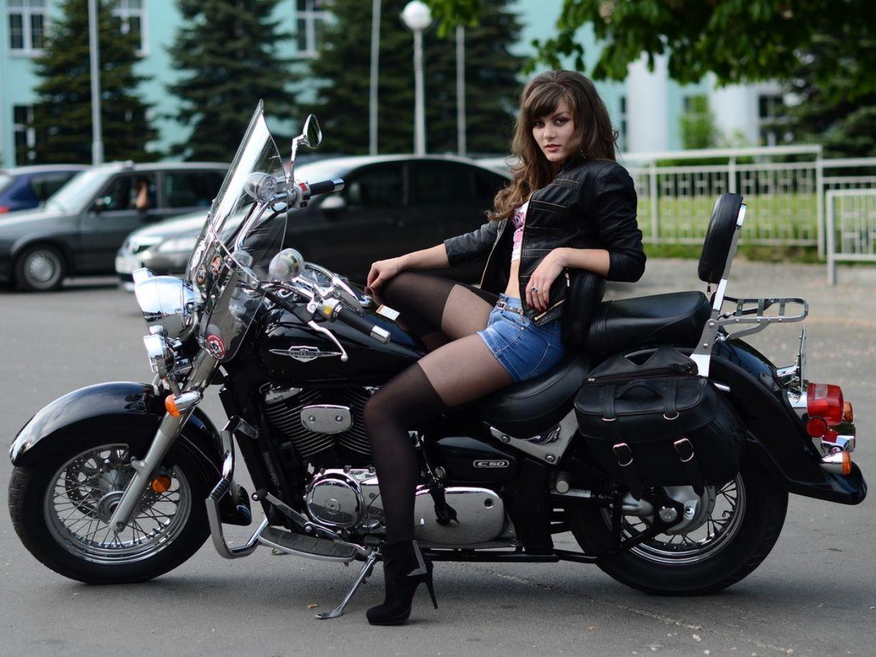 European women on bikes in Dnepr