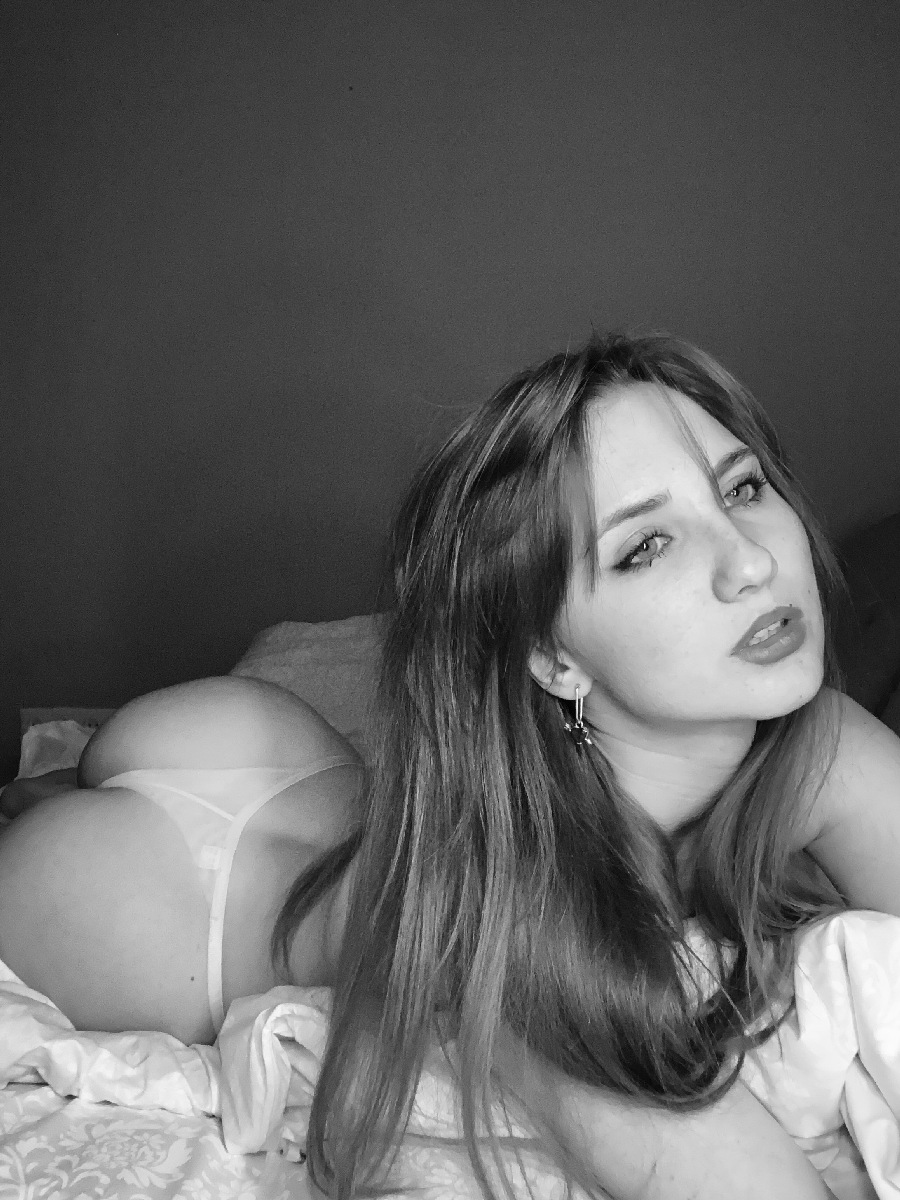 Take a pause and enjoy Nata nude — streaming from Dnepr