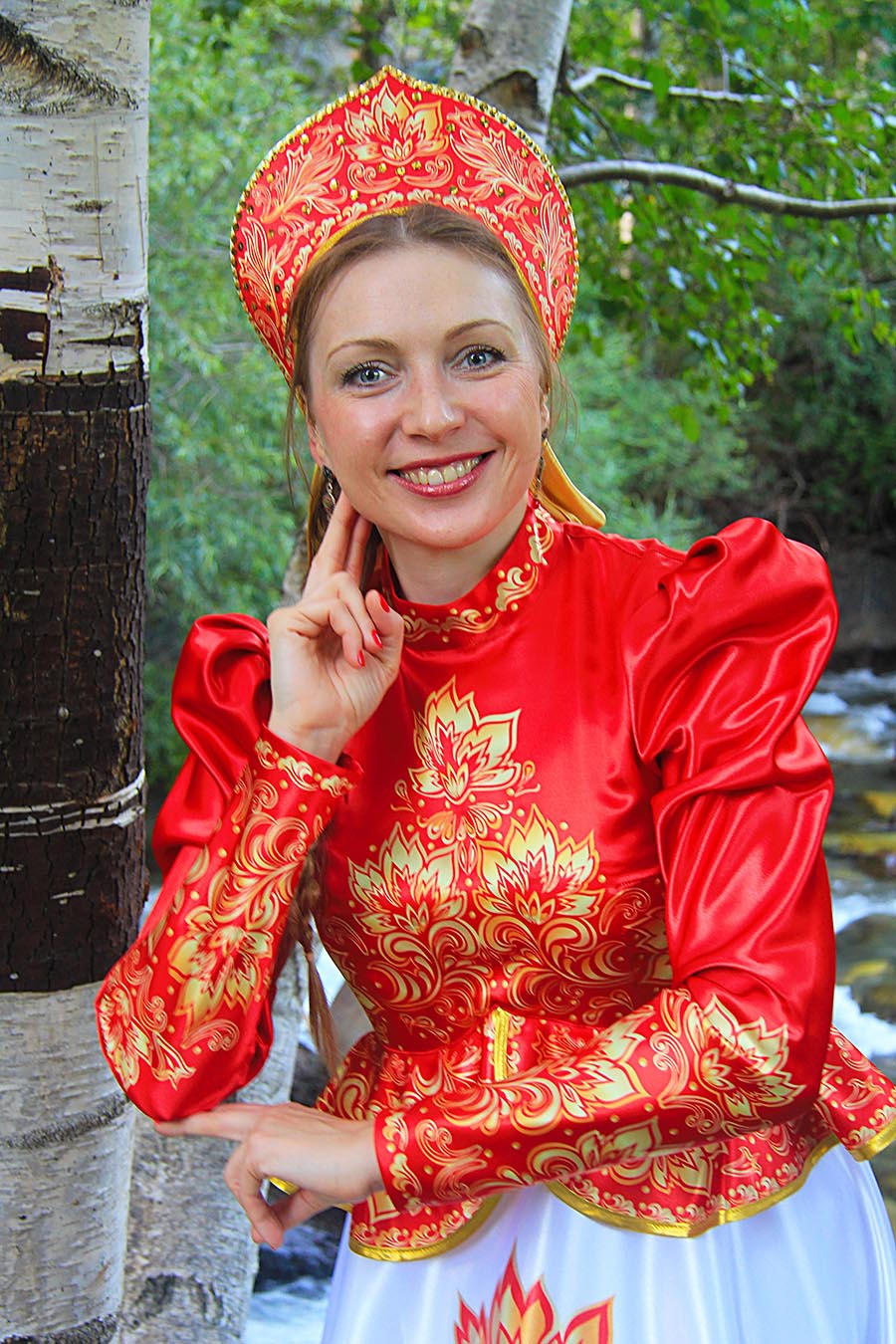 Women in Slavic costumes in Dnepr
