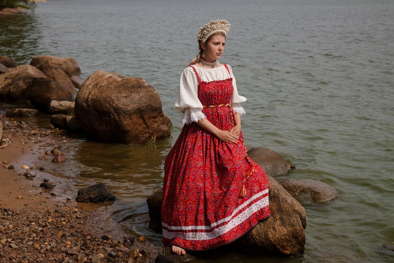 Women in Slavic costumes in Dnepr