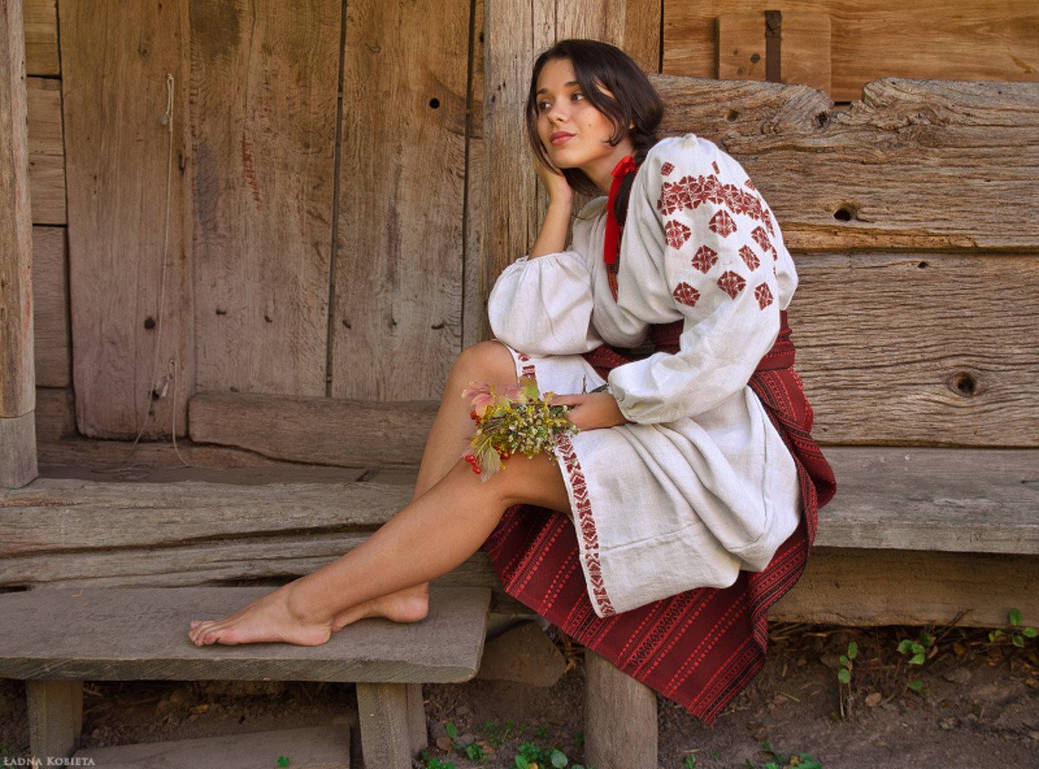Women in Slavic costumes in Dnepr