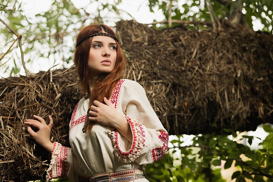 Women in Slavic costumes in Dnepr